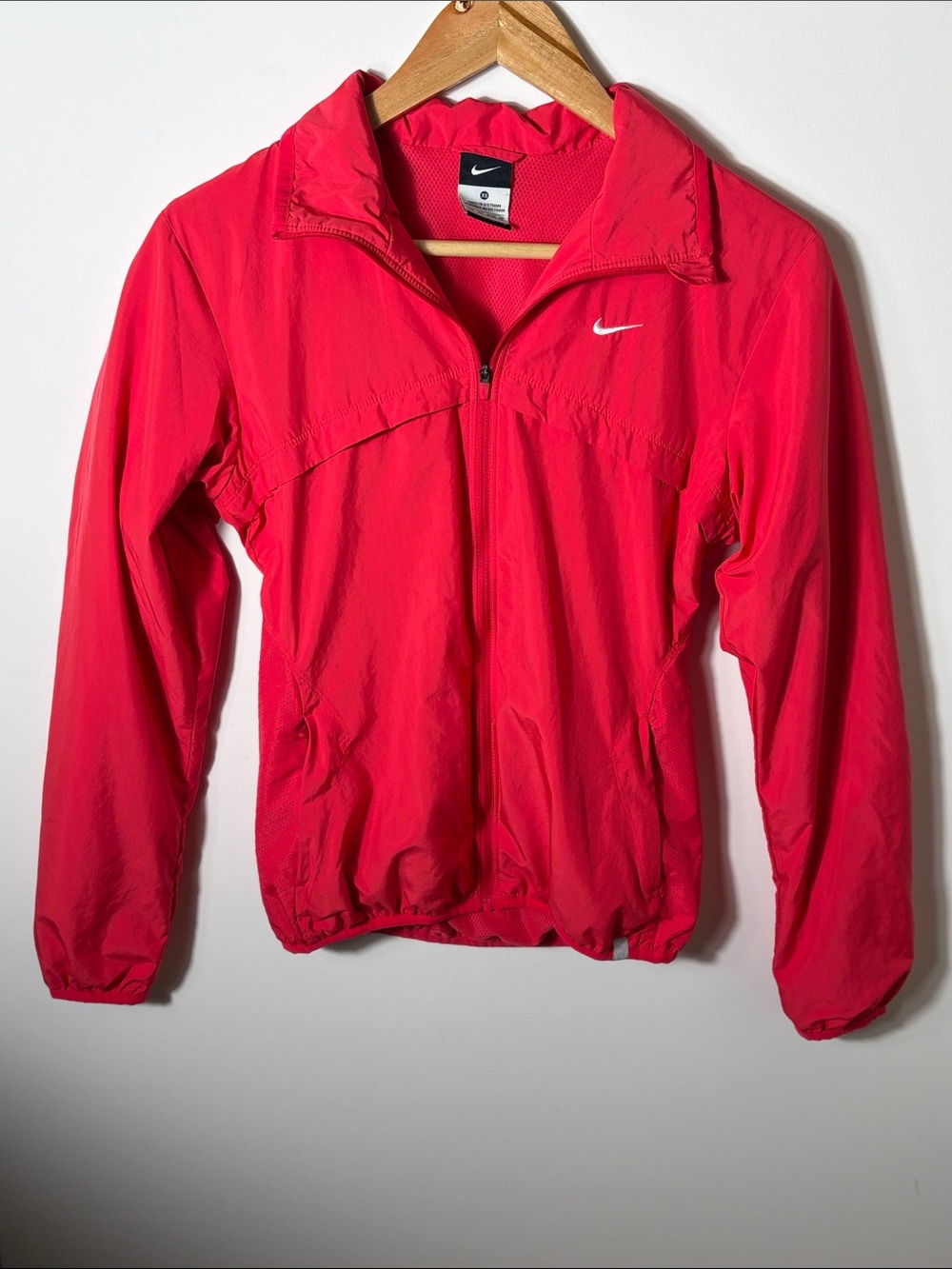 Nike Women’s Pink/Coral Lightweight Running Windbreaker Jacket XS Full Zip